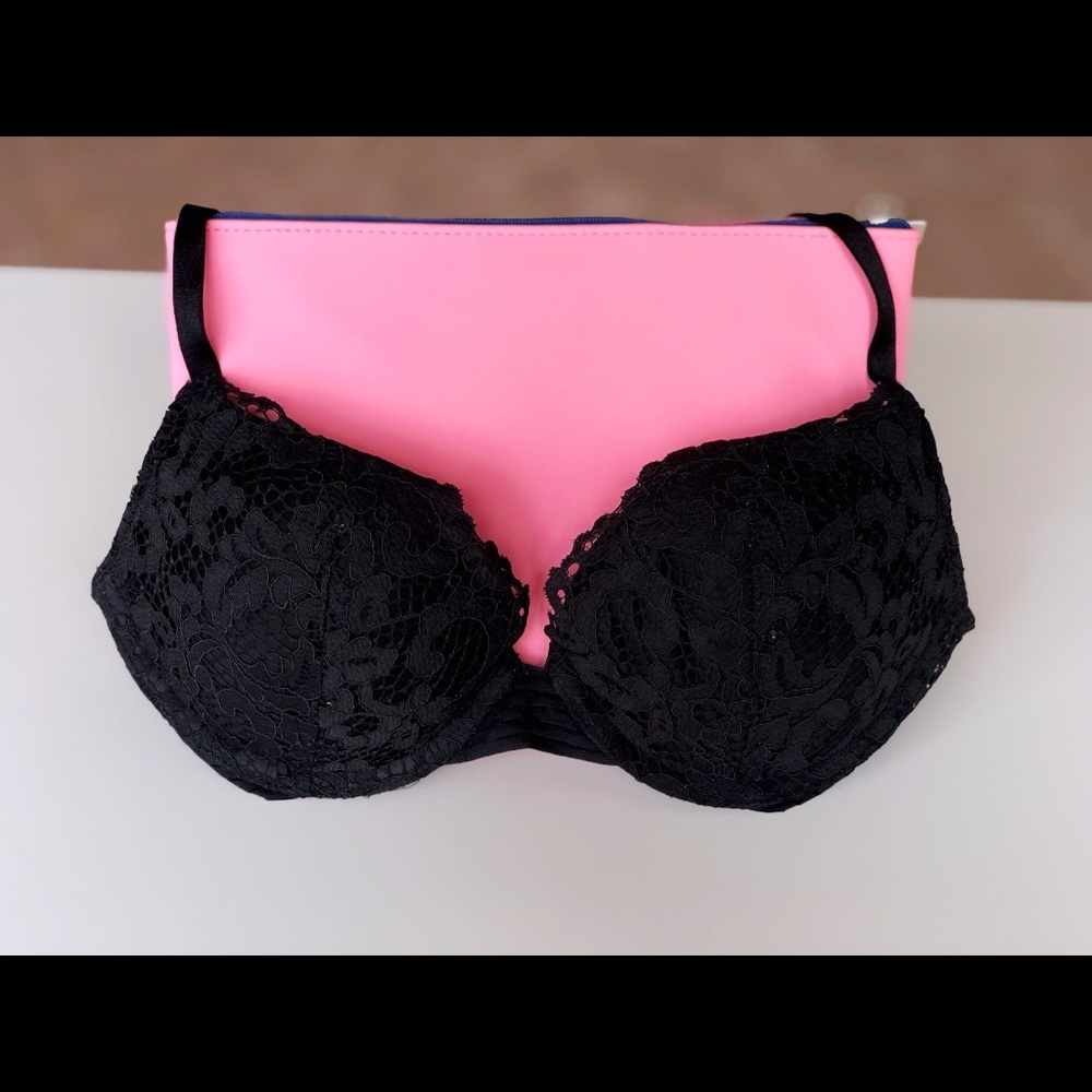 Victoria’s secret very sexy push up bra 34A